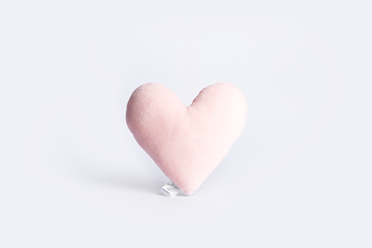 velur-ukrasni-jastucic-srce-njezno-roza-1