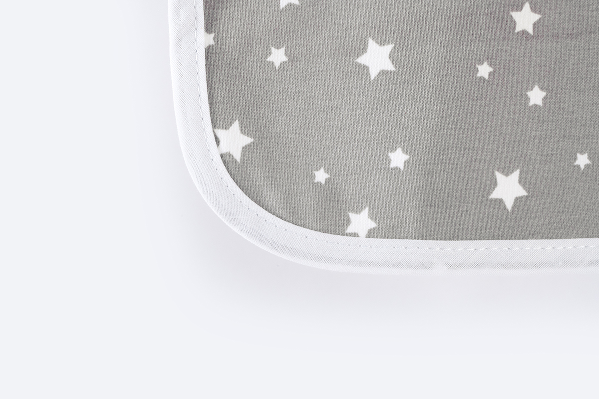 podbradak-nepromocivi-bijele-zvjezdice-2