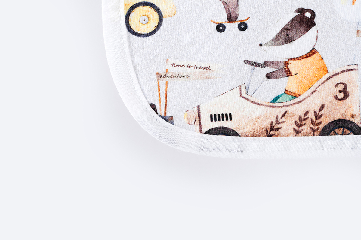 podbradak-nepromocivi-zivotinje-u-autu-2